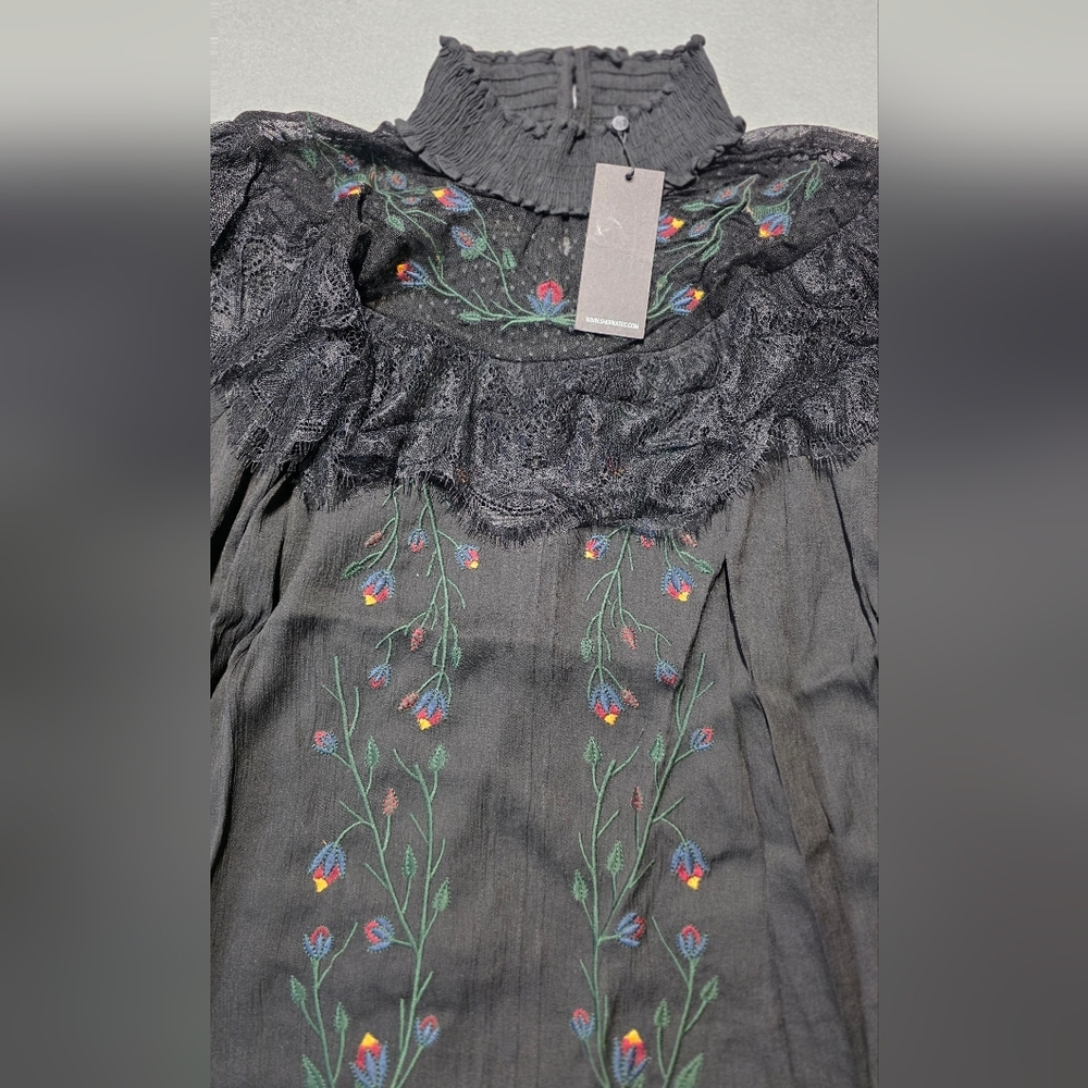 Kate C NWT Floral Embroidered Black Ruffle Yoke Blouse S/M/L - Picture 4 of 12
